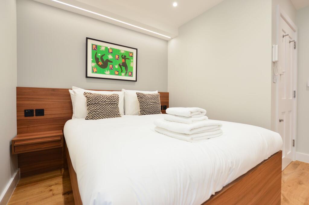 Apartment in London, City of Westminster - View 4