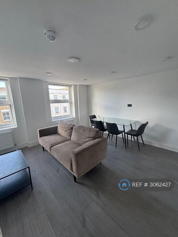 Apartment in London - View 3