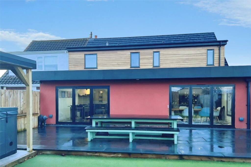 Ashley Place, Warminster photo 4