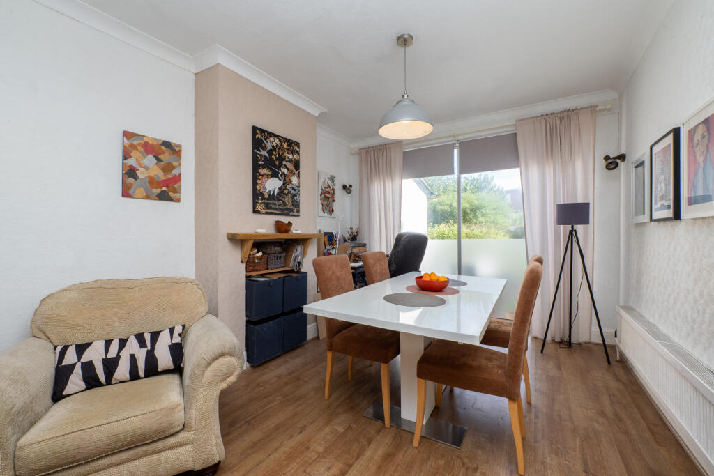 House in Sutton - View 4