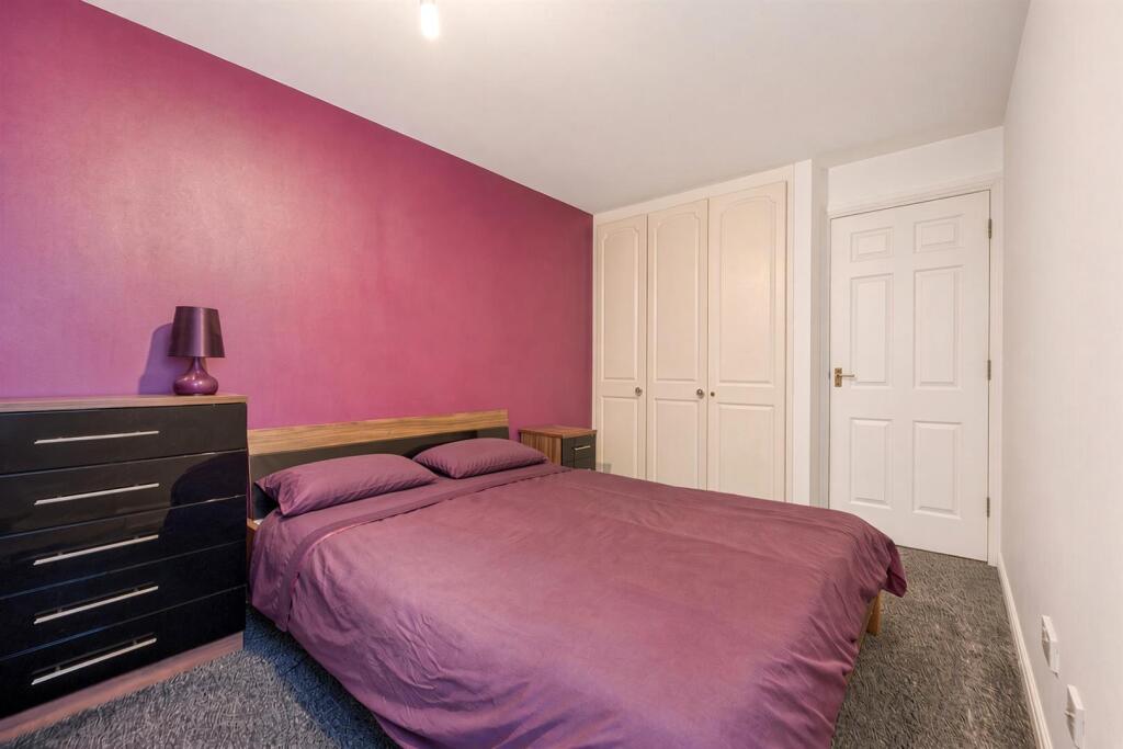 House in London, Yeading - More