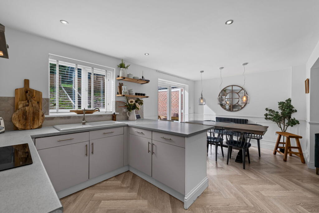 Mitchell's Avenue , Wombwell, S73 8GB photo 2