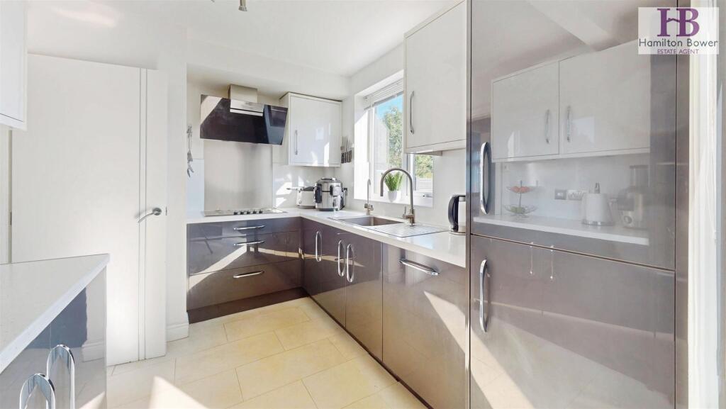 Enfield Drive, Bradford, BD6 photo 4
