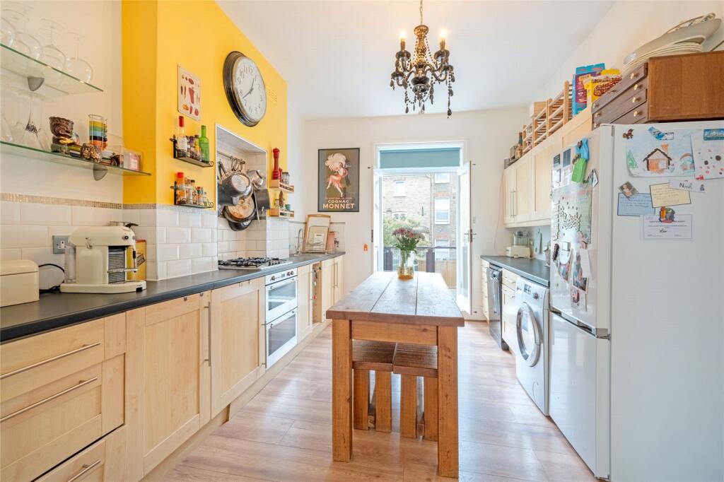 Apartment in London, Kilburn - View 4