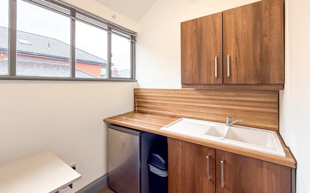 10a-Goose-Green_office-to-let_altrincham-33.png