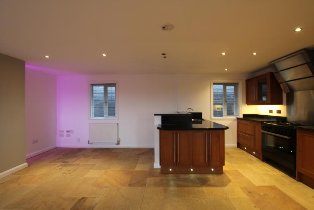 House in Enfield - View 4