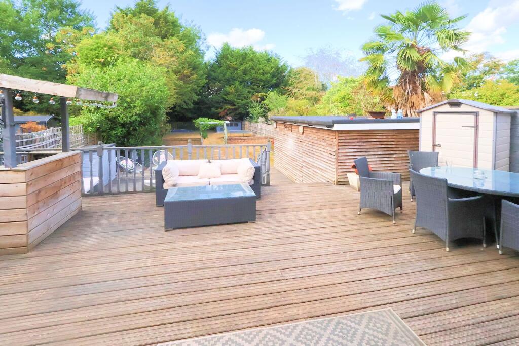 House in Croydon, Shirley - View 5