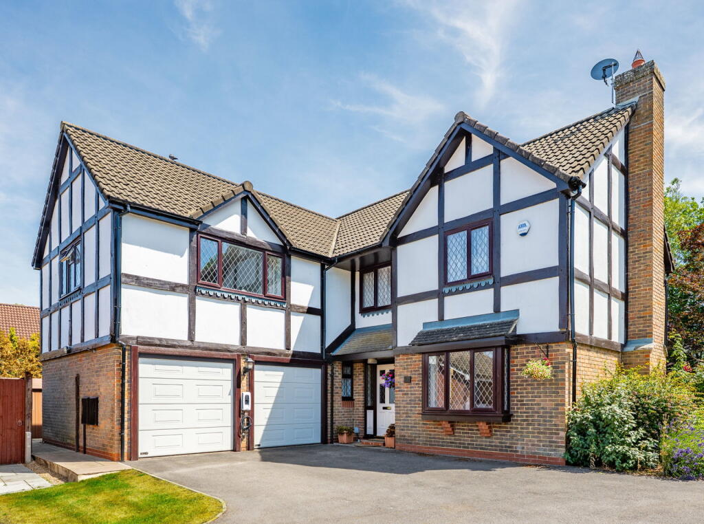5-bed detached on Oak Vale, West End, Southampton, SO30, £775,000