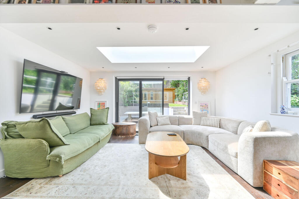 Main image of property: Grosvenor Gardens, Willesden Green, London, NW2