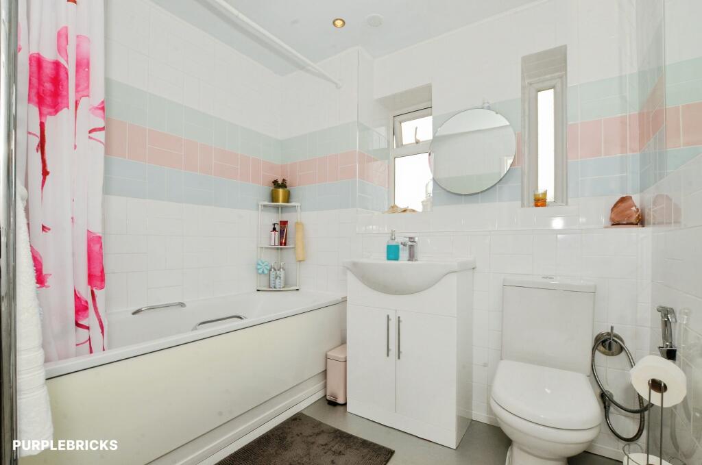 Apartment in London - More