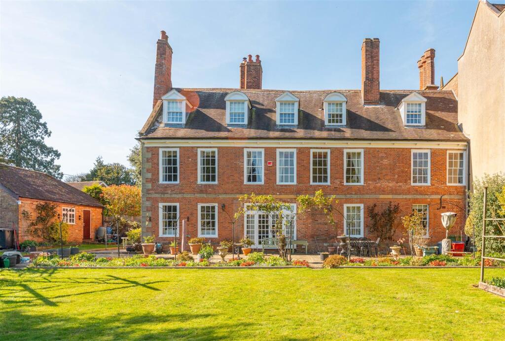Main image of property: Church Walk, Bilton
