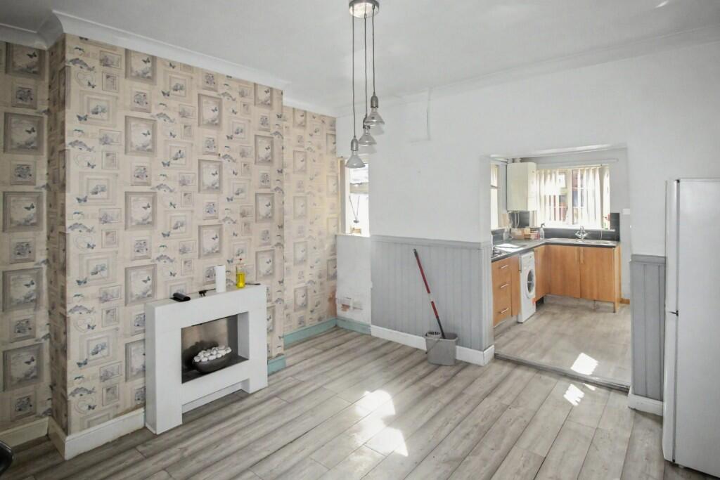 House in Wakefield - View 2