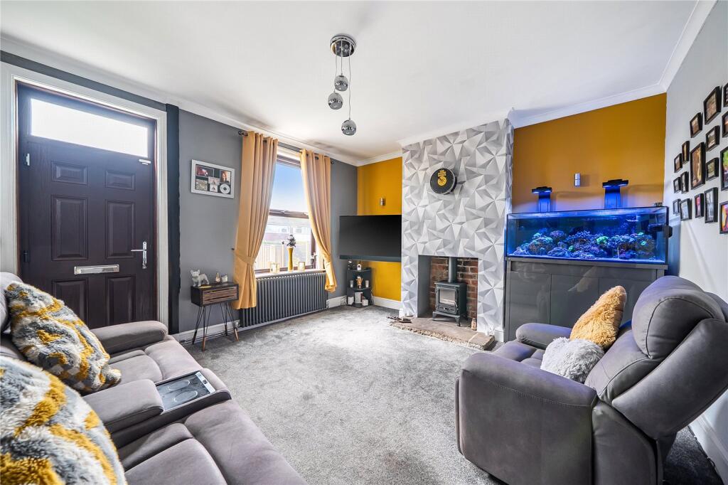 House in Leeds, Howlett Cross - View 2