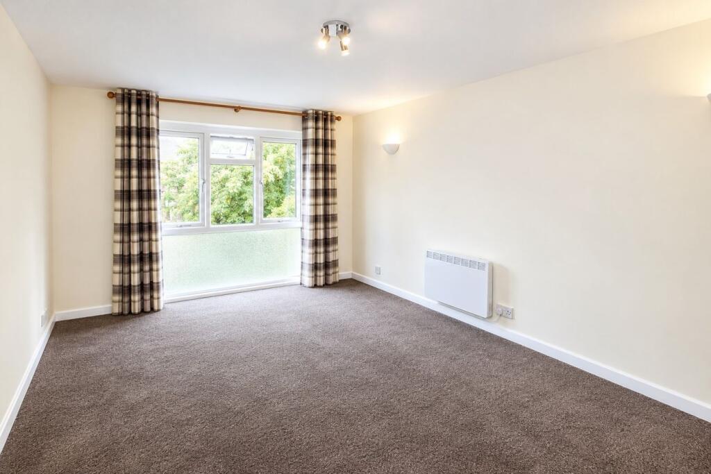 Apartment in Sutton - View 2