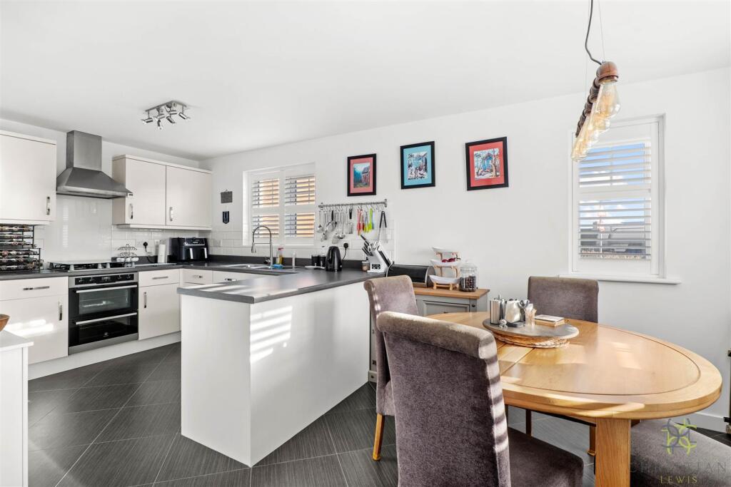 Pardoe Drive, Pershore photo 4