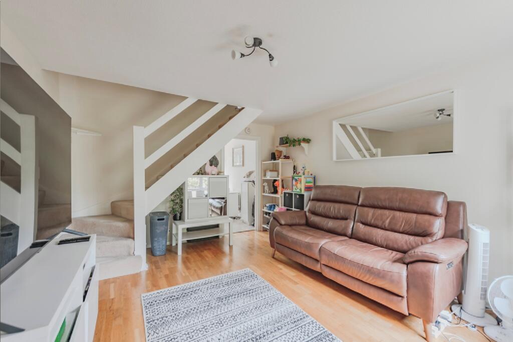 House in Redhill - View 3