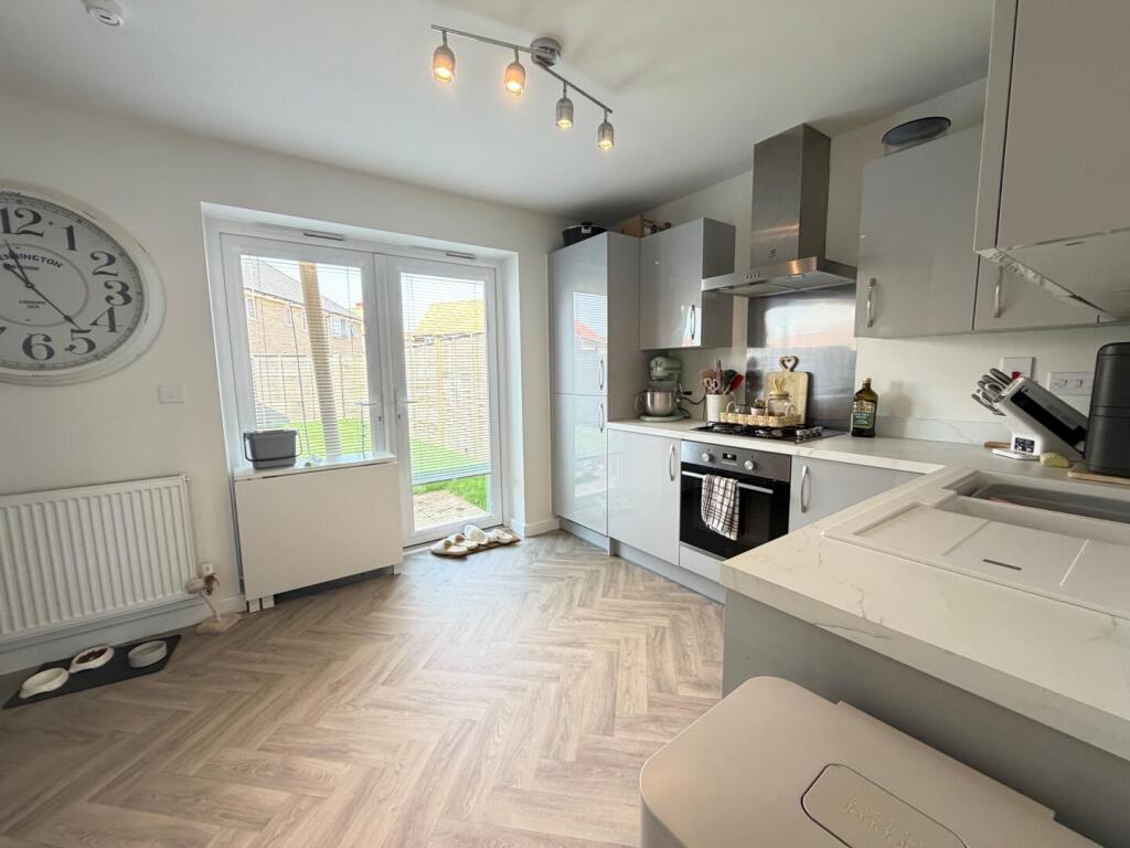 Saunders Road, Felixstowe - View 3