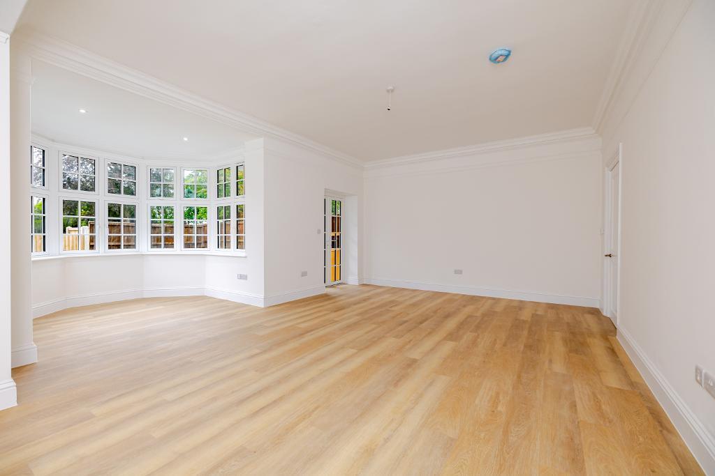 House in Croydon - More
