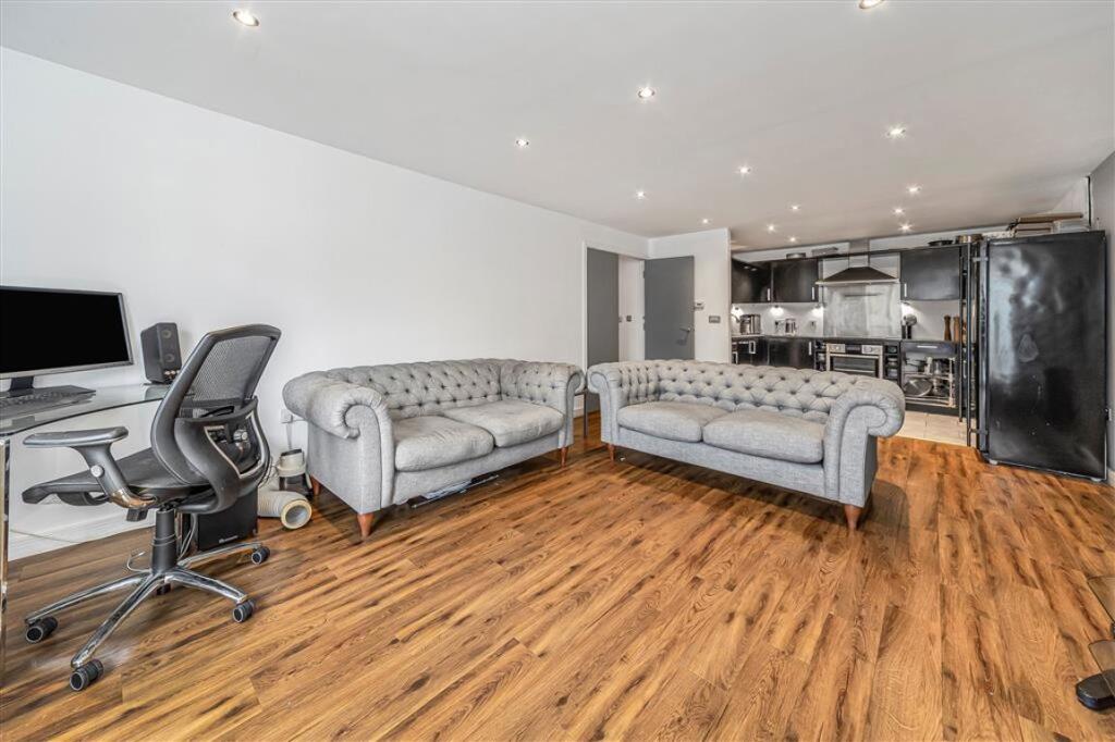 Apartment in London - View 3