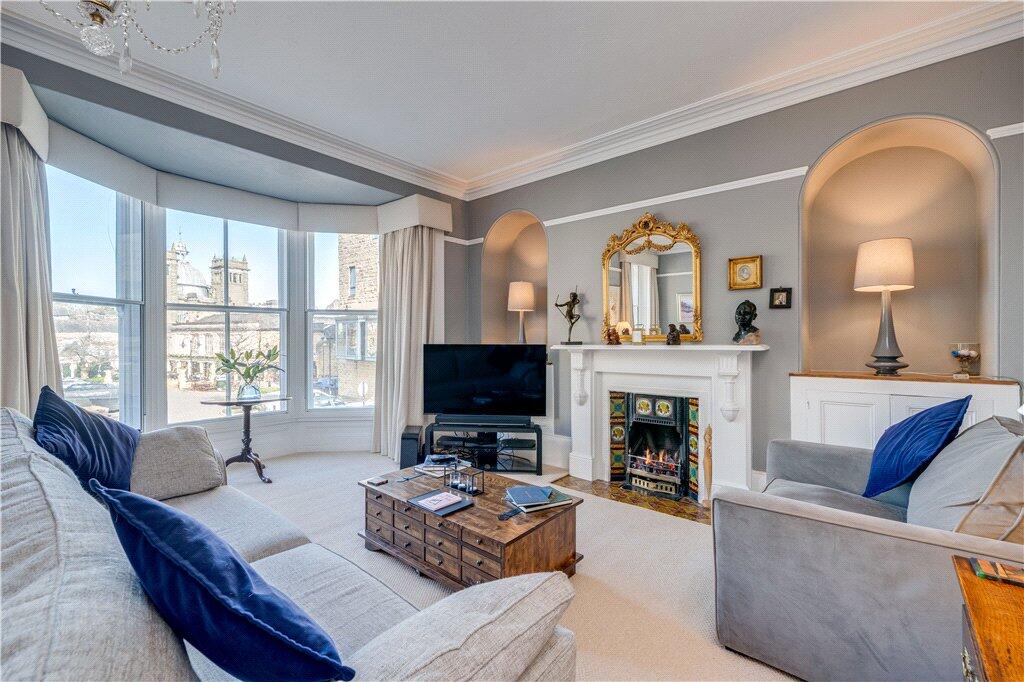 Apartment in Harrogate, Low Harrogate - View 3