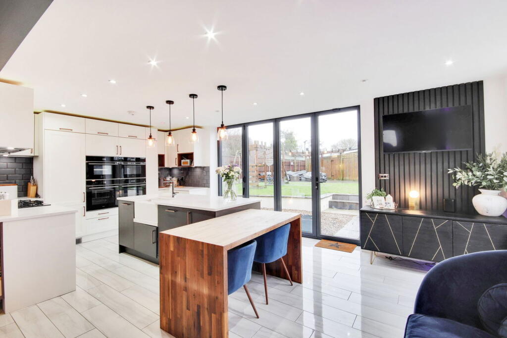 Main image of property: Grenville Close, Meopham, Gravesend, Kent, DA13 0PH