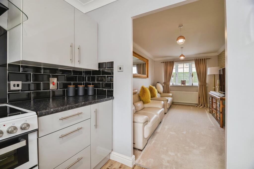 Rosemoor Close, Marton-In-Cleveland, Middlesbrough photo 4