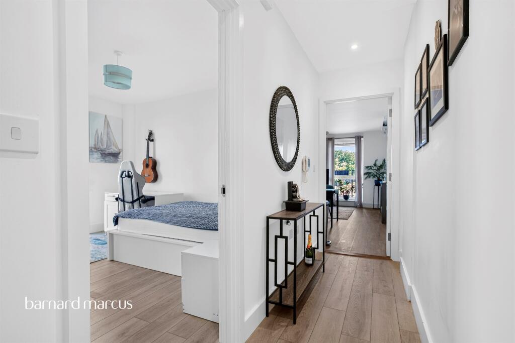 Apartment in London - More