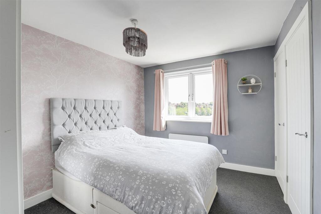 26 Hazelbank Avenue photo 4