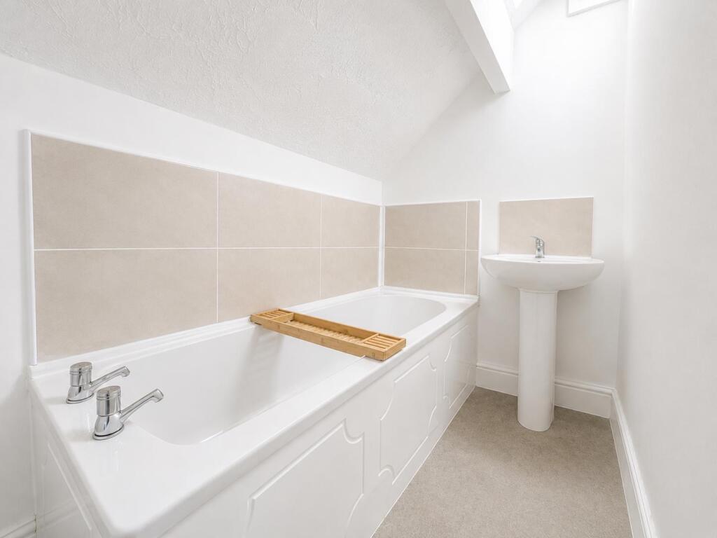 House in Bradford, Keighley - More