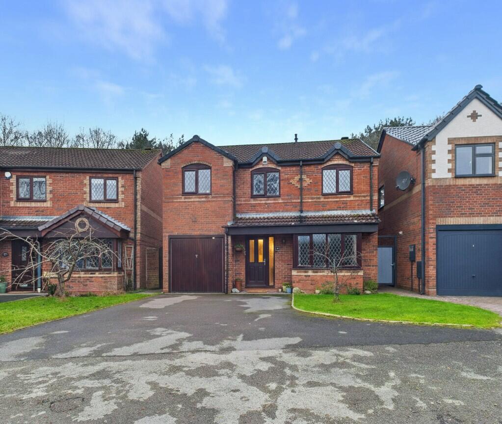 4-bed detached on Sherwood Close, Wood End, Atherstone, CV9, £400,000