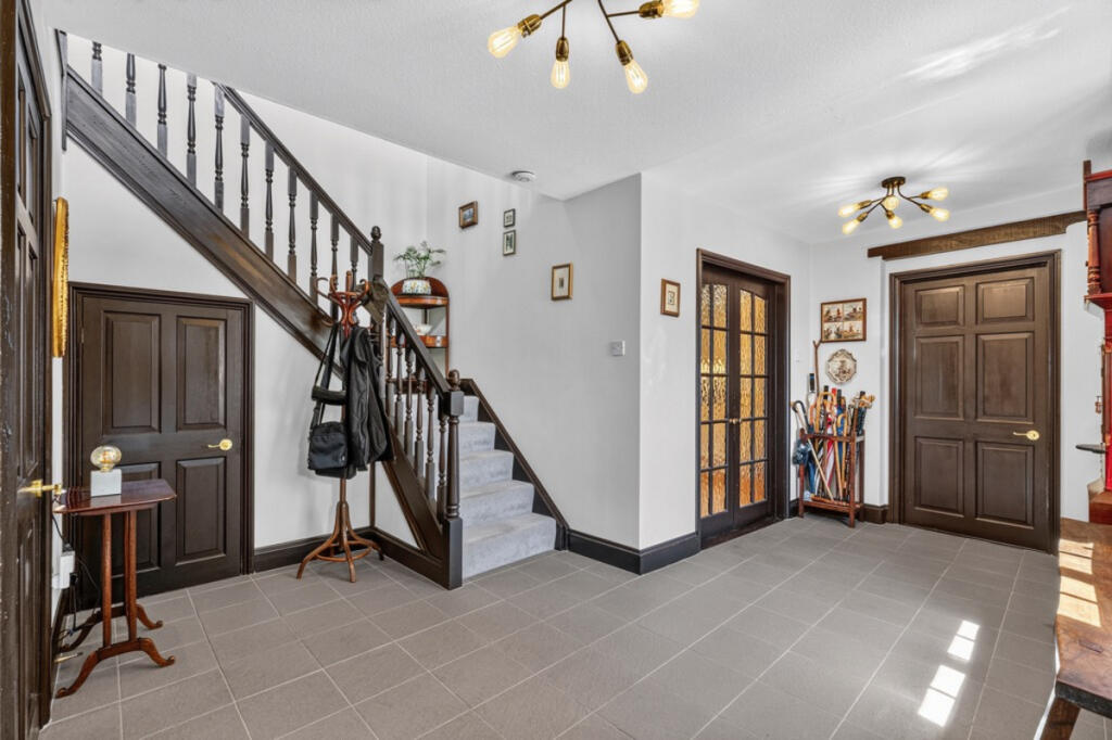House in Newton - View 4