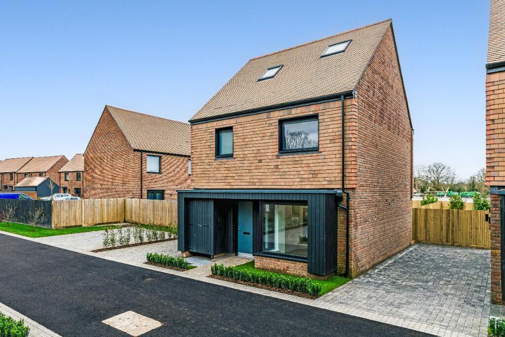 Main image of property: Alfold Gardens,
Alfold,
Cranleigh,
GU6 8BG