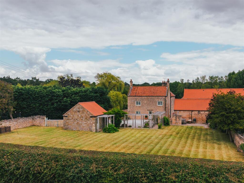 Main image of property: Lindrick Common, Lindrick, Rotherham
