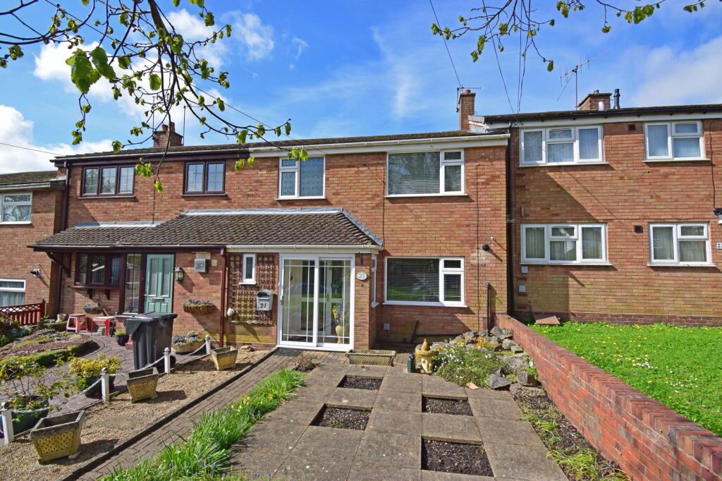 Main image of property: 21 Santridge Lane, Bromsgrove, Worcestershire, B61 8JZ