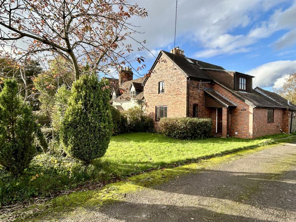 3-bed house on Sheinton, Shrewsbury, £350,000