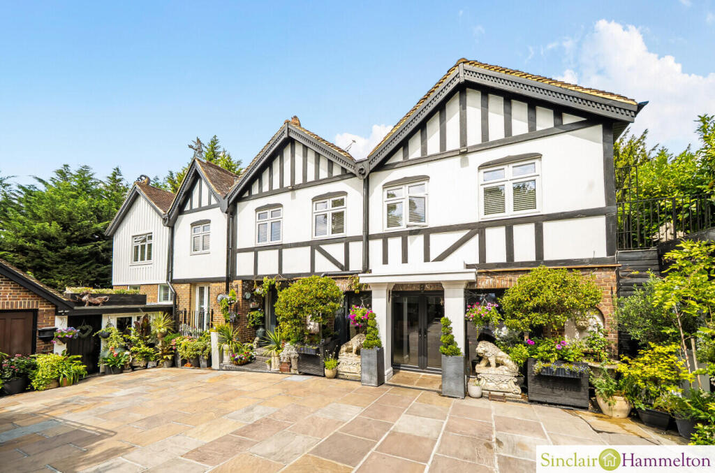 Main image of property: Croydon Road, Keston
