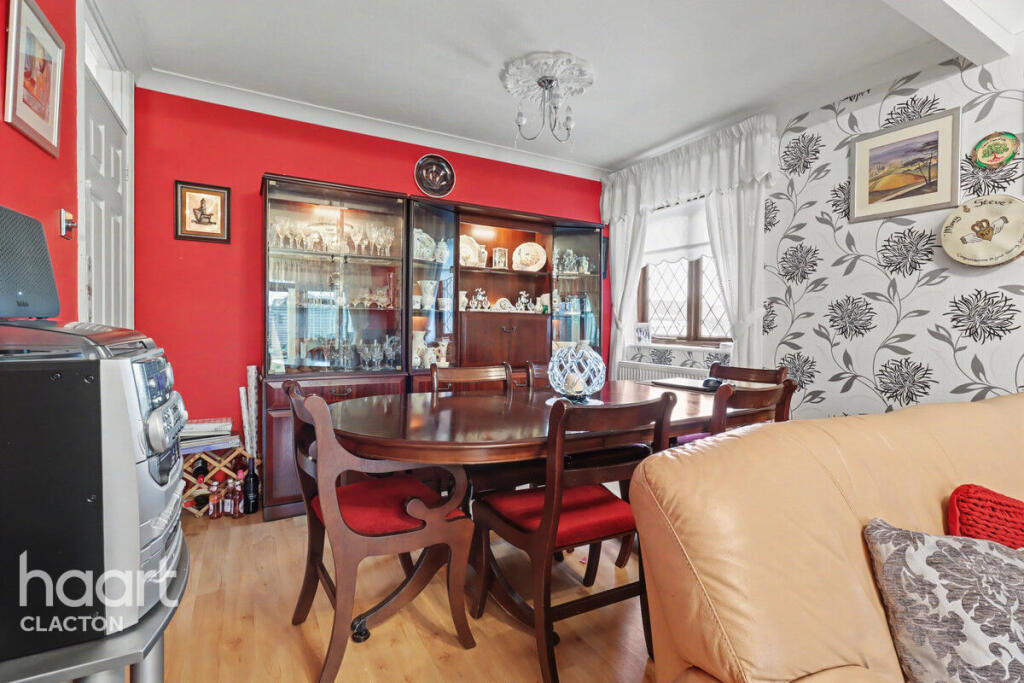 House in Clacton-on-Sea - More