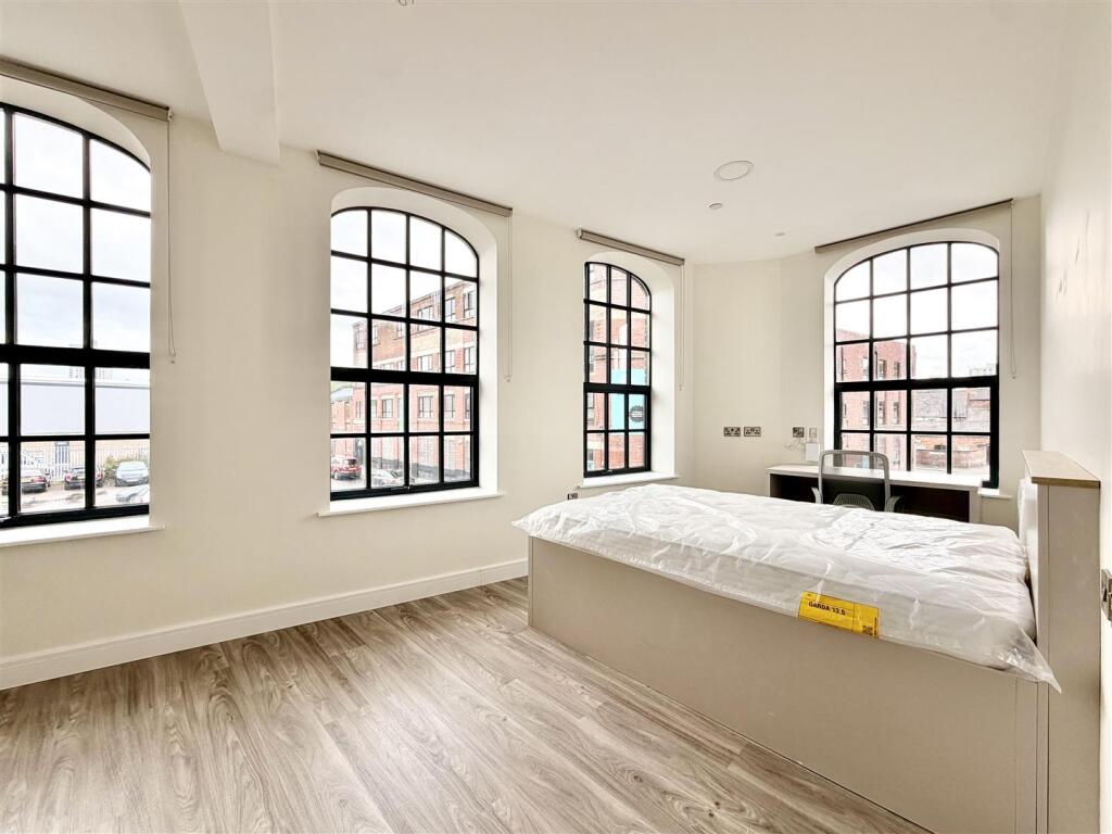 Main image of property: Deluxe First Floor Studio - Oracle, Roden Street