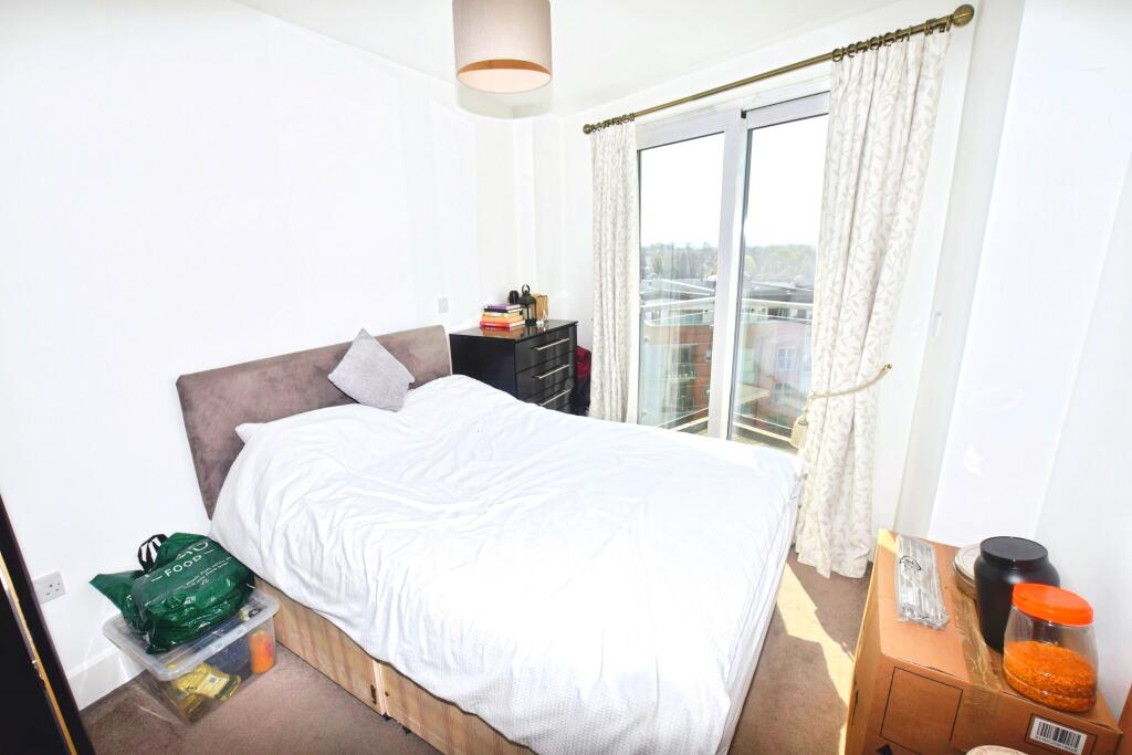 Apartment in St Albans - More