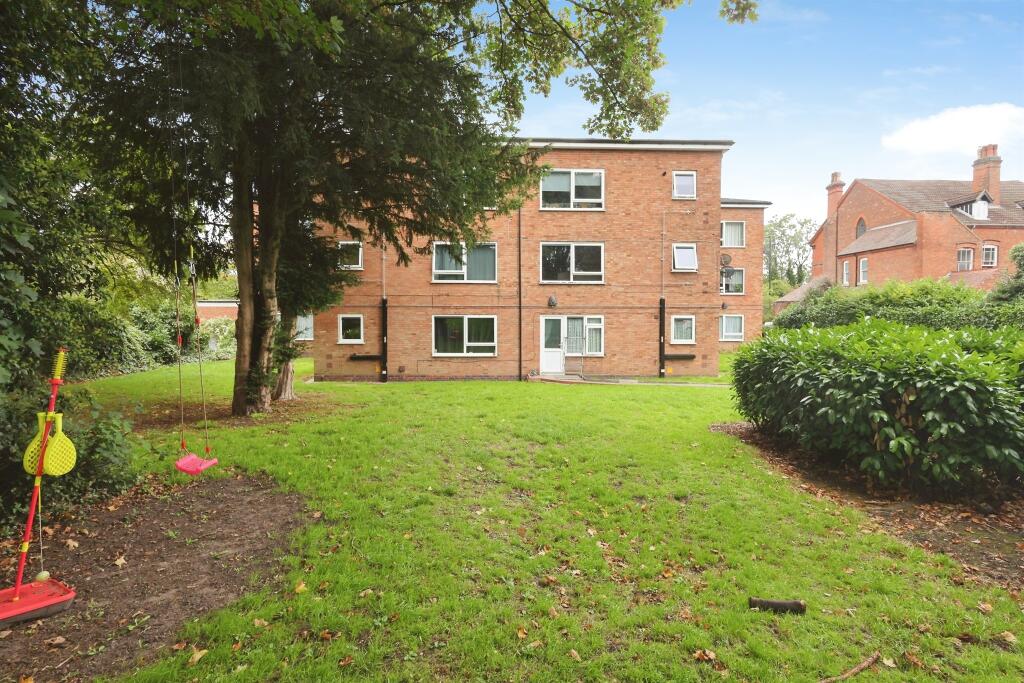 Apartment in Birmingham, Brandwood End - View 3