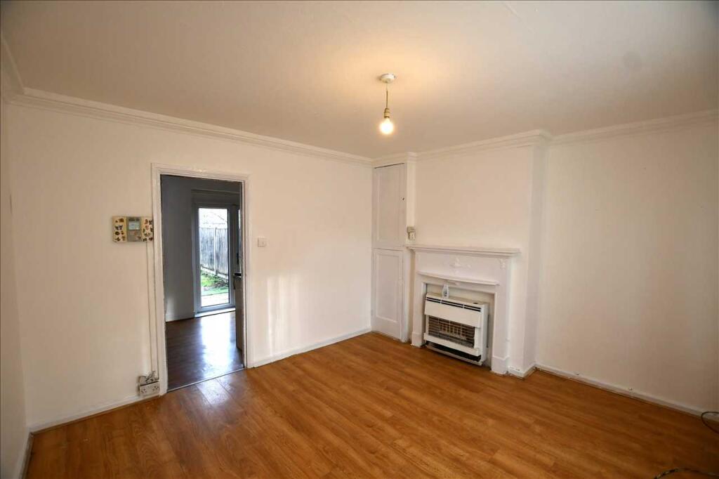 Amersham Avenue, London photo 2