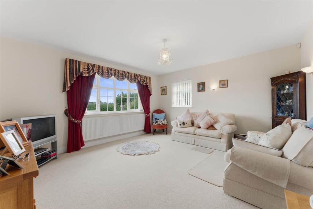 House in Northampton, Walgrave - View 5