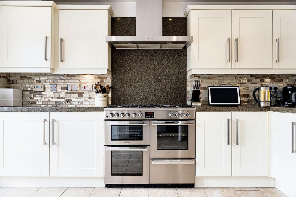 House in Widnes, Upton Rocks - View 4
