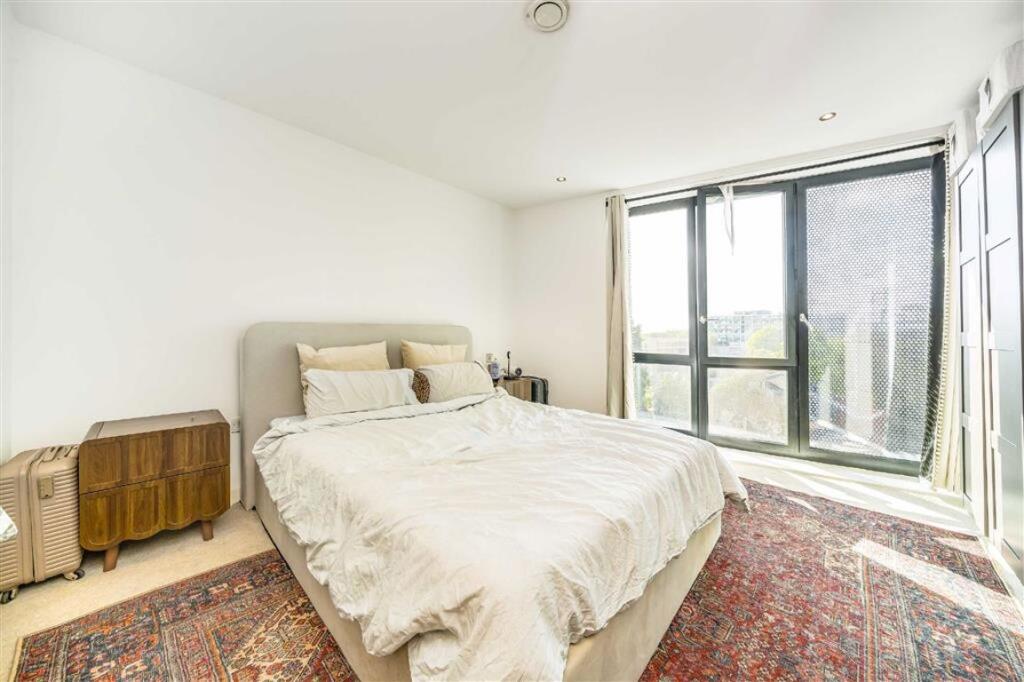 Apartment in London - More