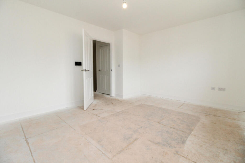 Cameron Close, Kenilworth, CV8 photo 2