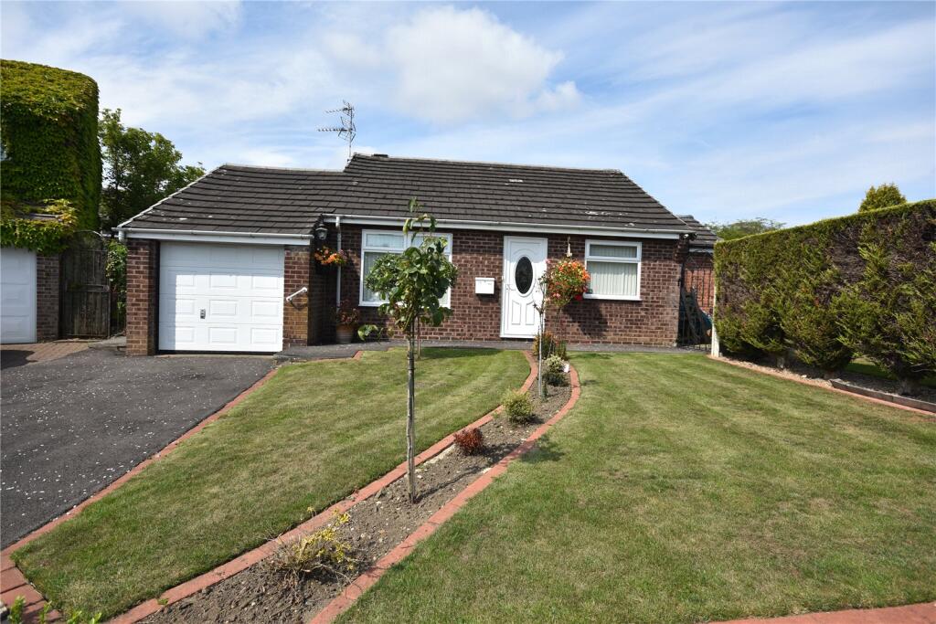 2-bed detached on Farnham Croft, Leeds, West Yorkshire, £325,000