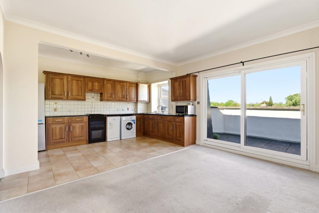 Apartment in St Albans, Colney Heath - View 4