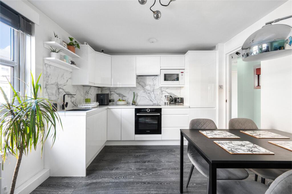 Apartment in London - View 2