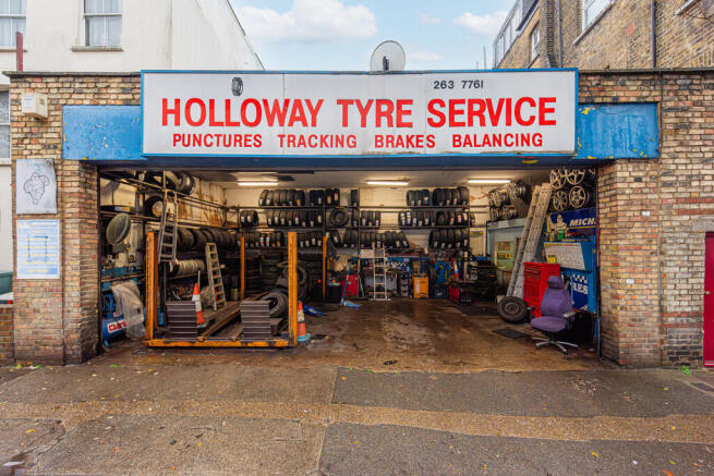 Holloway Road 666...