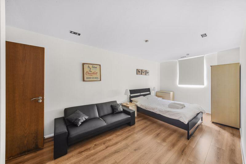 Apartment in London - View 5